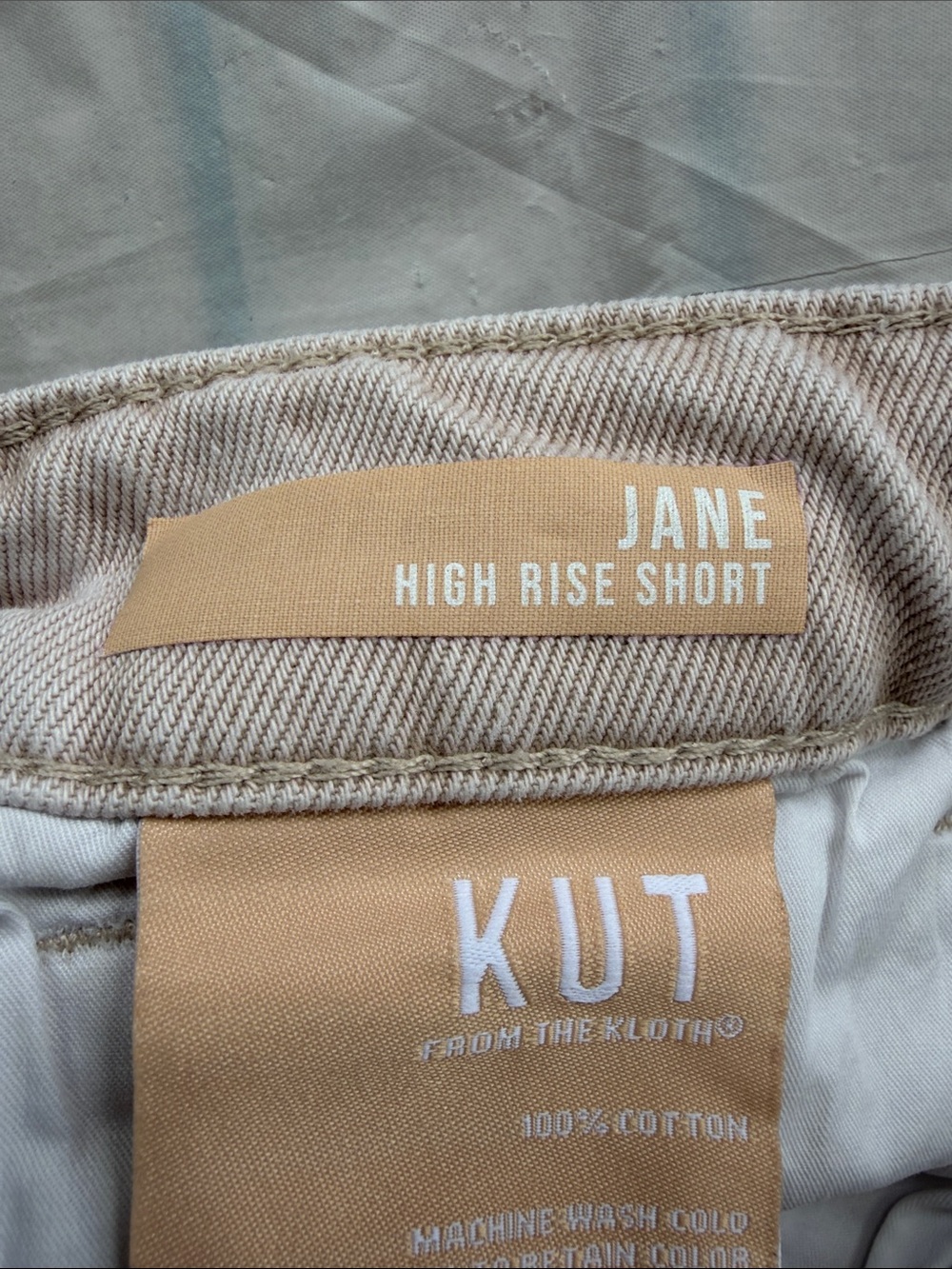 KUT From The Kloth Jane High Rise Raw Hem Shorts Beige Blush Cotton Size 6 - Picture 5 of 7